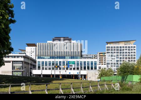 Eine Kombination aus Wohn- und Bürogebäuden in Tapioa, Espoo, Finnland Stockfoto