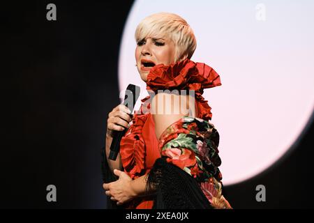 Die Sängerin Pasion Vega tritt am 25. Juni 2024 im Teatro Albeniz auf 2024. Stockfoto