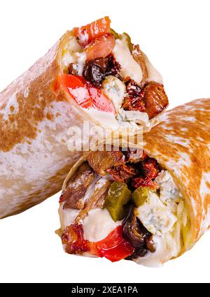 Frische Brötchen mit dünnem Lavash- oder Pita-Brot, gefüllt mit gegrilltem Fleisch Stockfoto