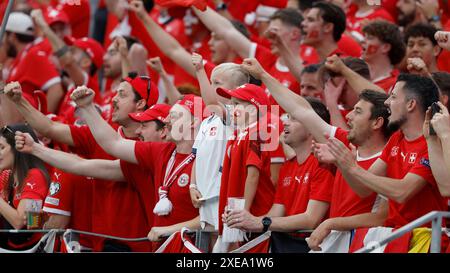 Frankfurt Am Main, Deutschland Juni 2024. Juni 2024, Fußball, Euro 2024, Vorrunde, Schweiz C Deutschland, Deutschland, Frankfurt, Stadion Schweizer Fans, Credit: HMB Media/Alamy Live News Stockfoto