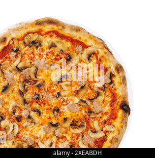 Leckere Pizza mit Hackfleisch von oben Stockfoto