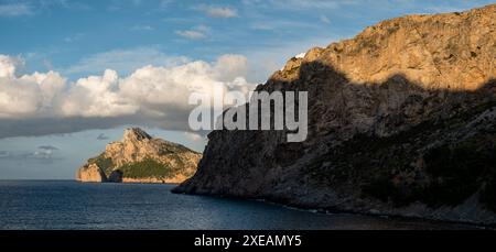 Insel Es Colomer aus Cala Boquer Stockfoto