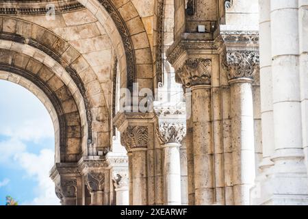 Spalten auf der Passage in der Basilika Sacre Coeur auf dem Montmartre Stockfoto