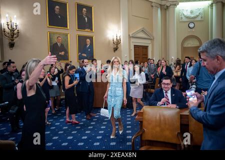 Paris Hilton, Living-Experience Advocate und CEO, 11:11 Media, kommt zu einem House Committee on Ways and Means Hearing „Strenging Child Welfare and Protecting Americas Children“ im Longworth House Office Building in Washington, DC, Mittwoch, 26. Juni 2024. Quelle: Rod Lamkey/CNP/MediaPunch Stockfoto