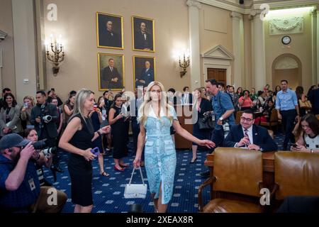 Paris Hilton, Living-Experience Advocate und CEO, 11:11 Media, kommt zu einem House Committee on Ways and Means Hearing „Strenging Child Welfare and Protecting Americas Children“ im Longworth House Office Building in Washington, DC, Mittwoch, 26. Juni 2024. Quelle: Rod Lamkey/CNP/MediaPunch Stockfoto