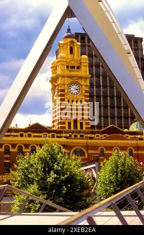 Bahnhof Flinders Street und Clock Tower, Melbourne, Australien Stockfoto