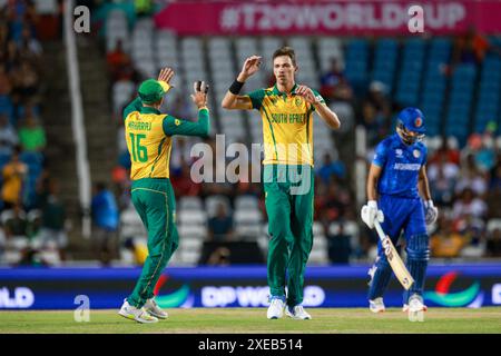 TAROUBA, TRINIDAD UND TOBAGO, 26. Juni 2024: Der Südafrikaner Marco Jansen feiert sein erstes Afghanistan Wicket während des ICC Men's T20 World Cup West Indies und USA Halbfinales in der Brian Lara Cricket Academy am 26. Juni 2024 in Trinidad und Tobago. (Foto: Daniel Prentice/Alamy) Stockfoto