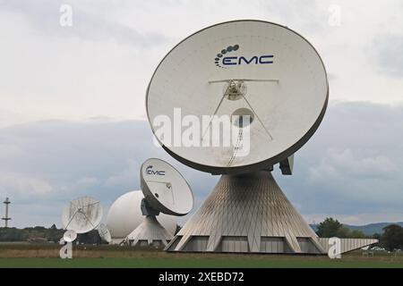 Satellitenbodenstation vom Radom Industriemonument in Raisting Stockfoto