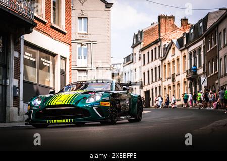 Stavelot, Belgien, 26.06.2024, 21 CLARK Charles (gbr), DEJONGHE Sam (bel), LISMONT Matisse (bel), MAASSEN Xavier (nld), Aston Martin Vantage AMR GT3 EVO, Ambiance, Parade während des CrowdStrike 24 Hours of Spa 2024, 2. Rennen des GT World Challenge Europe Endurance Cup 2024, 26. Bis 30. Juni, 2024 auf dem Circuit de Spa-Francorchamps in Stavelot, Belgien Stockfoto