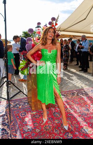 Veranstaltung - Bild Sommerfest 2024 Jana-Ina Zarrella beim Bild hilft e.V. ein Herz für Kinder Sommerfest auf den Wannseeterrassen am 25.06.1986 in Berlin. *** Event Bild Summer Party 2024 Jana Ina Zarrella auf der Bild hilft e V ein Herz für Kinder Summer Party auf den Wannseeterrassen am 25 06 1986 in Berlin Copyright: XEventpressxKochanx Stockfoto