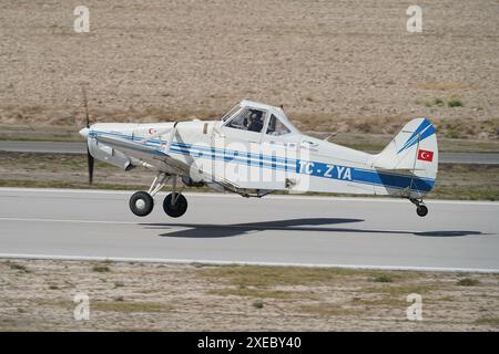 ESKISEHIR, TURKIYE - 17. SEPTEMBER 2023: Private Piper PA-25-260 Pawnee D (7656071) auf der Sivrihisar SHG Airshow Stockfoto