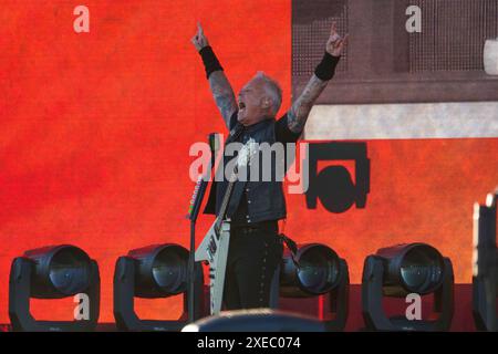 Oslo 20240626. Sänger und Gitarrist James Hetfield auf der Bühne mit Metallica beim Musikfestival Tons of Rock in der Ekebergsletta in Oslo am Mittwochabend. Foto: Cornelius Poppe / NTB Stockfoto