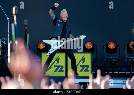 Oslo 20240626. Sänger und Gitarrist James Hetfield auf der Bühne mit Metallica beim Musikfestival Tons of Rock in der Ekebergsletta in Oslo am Mittwochabend. Foto: Cornelius Poppe / NTB Stockfoto