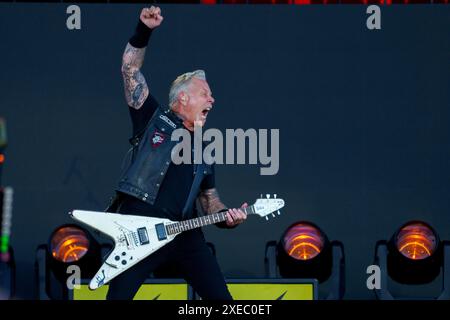 Oslo 20240626. Sänger und Gitarrist James Hetfield auf der Bühne mit Metallica beim Musikfestival Tons of Rock in der Ekebergsletta in Oslo am Mittwochabend. Foto: Cornelius Poppe / NTB Stockfoto