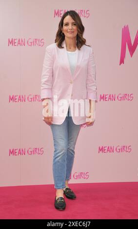London, Großbritannien. Juni 2024. Tina Fey bei der Pressenacht „Mean Girls the Musical“ im Savoy Theatre, The Strand, am Mittwoch, den 26. Juni 2024 in London, England, Großbritannien. CAP/CAN © CAN/Capital Pictures Credit: Capital Pictures/Alamy Live News Stockfoto