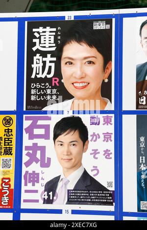 Plakate von Kandidaten für die Gouverneurswahl in Tokio sind am 27. Juni 2024 in Tokio zu sehen. Die Kampagnen für die Wahl des Gouverneurs von Tokio laufen bis zum 7. Juli. Quelle: Rodrigo Reyes Marin/AFLO/Alamy Live News Stockfoto