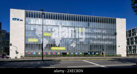 Köln, Deutschland 25. Juni 2024: Sitz der DEG - Deutsche Investitions- und Entwicklungsgesellschaft mbH in köln Tochtergesellschaft der KfW Banking Grou Stockfoto