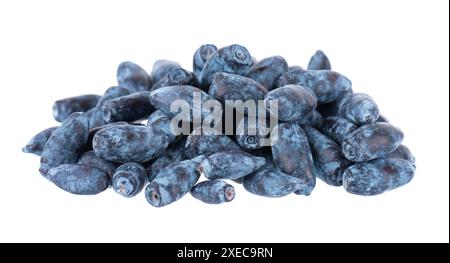 Geißblatt isoliert auf weißem Hintergrund. Frische blaue Beerenfrüchte aus Geißblatt. Beschneidungspfad Stockfoto
