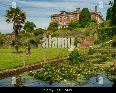 Tapeley Park ist ein historisches Anwesen in Westleigh, North Devon, England. Das Herrenhaus ist denkmalgeschützt und wurde seit seinem Bau renoviert Stockfoto