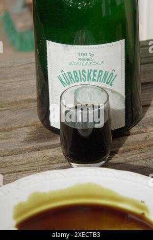 Cucurbita pepo variegata styriaca, Steirisches Kürbisöl Stockfoto