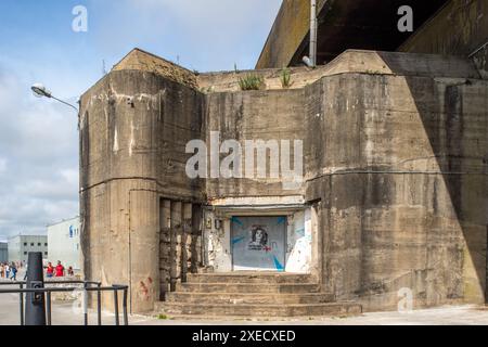 Historische deutsche U-Boot-Basis aus dem Zweiten Weltkrieg in Lorient, Bretagne, Frankreich. Ein bedeutendes Relikt des Krieges aus den 1940er Jahren Stockfoto