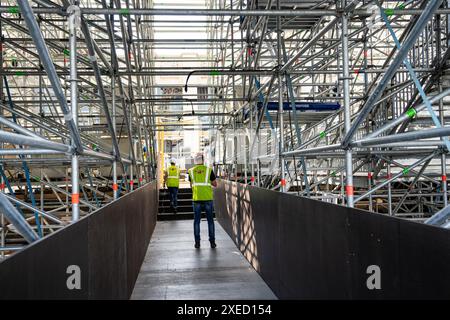 Paris, Frankreich. Juni 2024. Dieses Foto vom 26. Juni 2024 zeigt die Stände des Trocadero in Paris, Frankreich. Quelle: Sun Fei/Xinhua/Alamy Live News Stockfoto