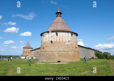 SHLISSELBURG, RUSSLAND - 29. JULI 2023: Sonniger Julitag in der alten Festung Oreshek Stockfoto