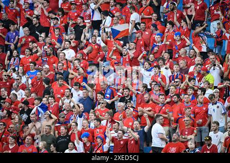 Tschechische Fans im Spiel während des Gruppenspiels der Fußball-Europameisterschaft: Türkei gegen Tschechien, am 26. Juni 2024 in Hamburg. (CTK Ph Stockfoto