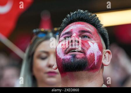 Hamburg, Deutschland. Juni 2024. Hamburg, 26. Juni 2024: Turkiye-Fan beim Gruppenspiel der UEFA EURO 2024 Deutschland zwischen Tschechien und Turkiye im Volksparkstadion in Hamburg. (Daniela Porcelli/SPP) Credit: SPP Sport Press Photo. /Alamy Live News Stockfoto