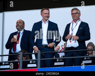 Christian Lindner (Deutschland, Finanzminister), Magnus Brunner (Oesterreich, Finanzminister), GER, Niederlande (NED) vs. Österreich (AUT), Fussball Europameisterschaft, UEFA EURO 2024, Gruppe D, 3. Spieltag, 25.06.2024 Foto: Eibner-Pressefoto/Michael Memmler Stockfoto