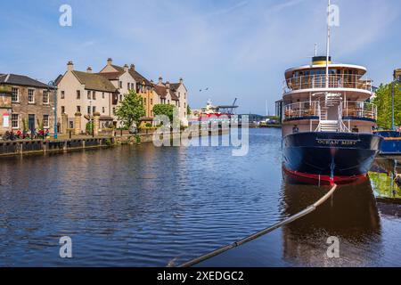 Leith District in Edinburgh City in Schottland, Großbritannien, Wasser des Leith River mit Ocean Mist Boot, ein luxuriöses Boutique-Hotel mit Bar. Stockfoto