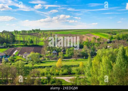 Ukrainisches Dorf im Frühling Stockfoto
