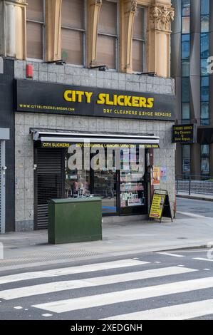 London, UK - 21. März 2024 : City Slickers Dry Cleaners in London. UK. Stockfoto