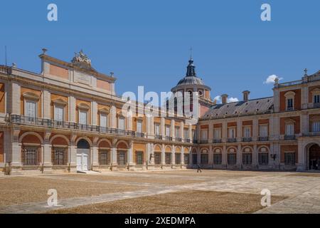 Königlicher Palast von Aranjuez, ehemaliger Palast der Herren von Santiago. Weltkulturerbe der UNESCO, Landsitz der spanischen Könige. Madrid Community Stockfoto