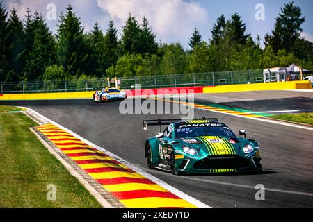 Stavelot, Belgique. Juni 2024. 21 CLARK Charles (gbr), DEJONGHE Sam (bel), LISMONT Matisse (bel), MAASSEN Xavier (nld), Aston Martin Vantage AMR GT3 EVO, Action während des CrowdStrike 24 Hours of Spa 2024, 2. Rennen des GT World Challenge Europe Endurance Cup 2024, 26. Bis 30. Juni 2024 auf dem Circuit de Spa-Francorchamps, in Stavelot, Belgien - Foto Damien Saulnier/DPPI Credit: DPPI Media/Alamy Live News Stockfoto