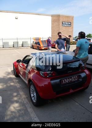 Olathe, Kansas - 8. Juni 2024: Kansas City Automotive Museum Cars & Coffee Event - seltsame und unbekannte Dinge Stockfoto