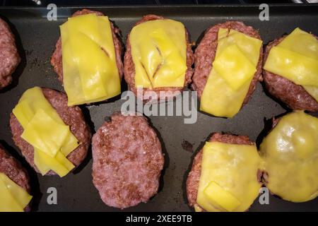 Cheeseburger, gegrillt, Mallorca, Balearen, Spanien Stockfoto