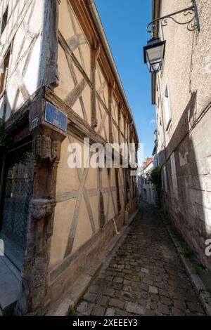 Bourges in Val de Loire, Frankreich. Das Foto zeigt den Ort der alten Synagoge an der Ecke Rue Bourbonnoux und Rue des Juifs im alten Ghettobereich. Stockfoto