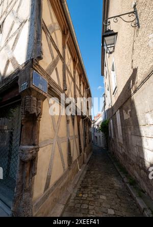 Bourges in Val de Loire, Frankreich. Das Foto zeigt den Ort der alten Synagoge an der Ecke Rue Bourbonnoux und Rue des Juifs im alten Ghettobereich. Stockfoto