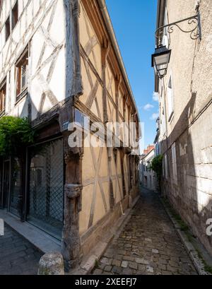 Bourges in Val de Loire, Frankreich. Das Foto zeigt den Ort der alten Synagoge an der Ecke Rue Bourbonnoux und Rue des Juifs im alten Ghettobereich. Stockfoto