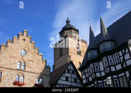 Walpurgiskirche und Rathaus in Alsfeld Stockfoto