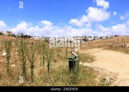 Jerash in Jordanien - 07. Mai 2024: Blick auf die moderne Stadt vom Archäologischen Museum Stockfoto