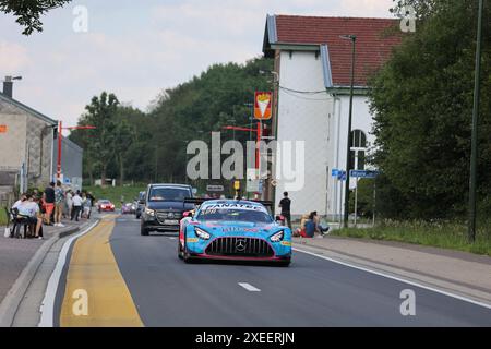 ISA AL-KHALIFA (BHR) / Martin KODRIC (HRV) / Lewis WILLIAMSON (GBR) / Nelson PANCIATICI (FRA), #60, Mercedes-AMG GT3 EVO, Team: 2 Seas Motorsport (BHR), bei der Parade in Spa Motorsport, CrowdStrike 24H von Spa, Belgien, Spa-Francorchamps, Parade in Spa, 26.06.2024 Foto: Eibner-Augto/Juergen Stockfoto