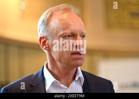 Prof. Clemens Fuest , Einzelbild,angeschnittenes Einzelmotiv,Portraet,Porträt,Porträt. 75.Jahrestag IFO Institut am 27.06.2024 in München. *** Prof. Clemens Fuest, Einzelbild, zugeschnittenes Einzelmotiv, Porträt, Porträt 75-jähriges Jubiläum IFO Institut am 27 06 2024 in München Stockfoto