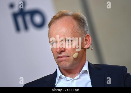 Prof. Clemens Fuest , Einzelbild,angeschnittenes Einzelmotiv,Portraet,Porträt,Porträt. 75.Jahrestag IFO Institut am 27.06.2024 in München. *** Prof. Clemens Fuest, Einzelbild, zugeschnittenes Einzelmotiv, Porträt, Porträt 75-jähriges Jubiläum IFO Institut am 27 06 2024 in München Stockfoto