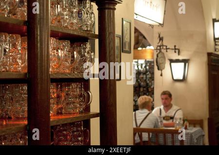 Deutschland, Bayern, München, Hofbräuhaus Berühmte Bierhalle Stockfoto