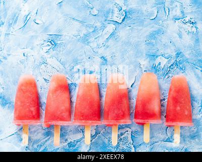 Draufsicht auf Wassermelonengelenke mit Kopierraum Stockfoto