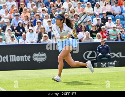 Eastbourne, Großbritannien. Juni 2024. Daria KASATKINA schlägt Emma RADUCANU (PIC) beim Rothesay International Tennis Tournament im Devonshire Park, Eastbourne, East Sussex, UK. Quelle: LFP/Alamy Live News Stockfoto