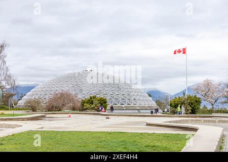 Vancouver, British Columbia, Kanada. April 2024. Das Gebäude des Bloedel Floral Conservatory, ein Wintergarten und eine Voliere befinden sich in einem Stockfoto