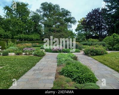 Niagara Falls, ON, Kanada - 4. Juni 2024: Blick auf die Landschaft der Niagara Parks Botanical Gardens Stockfoto